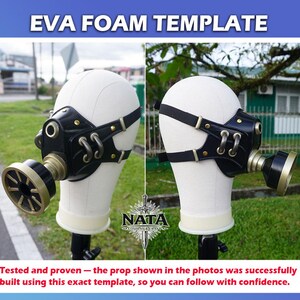 K&ouml;nnte beinhalten: Schwarz-goldene Steampunk-Maske auf einem wei&szlig;en Schaufensterkopf. Die Maske hat einen kreisf&ouml;rmigen Atemschutz, dekorative Metallakzente und verstellbare Riemen. Der Text "EVA FOAM TEMPLATE" befindet sich oben im Bild.