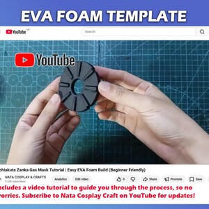 Może przedstawiać: Czarny szablon z pianki EVA do maski gazowej, pokazany w filmie na YouTube. Film nosi tytuł "Gachiakuta Zanka Gas Mask Tutorial | Easy EVA Foam Build". Film oferuje samouczek. Tekst "EVA FOAM TEMPLATE" znajduje się na g&oacute;rze.
