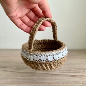 Kleine paasmand, paasmand voor snoep, jute paasmand, kindermand, boerderij paasdecor, rustiek paasdecor, Oekraïense winkel