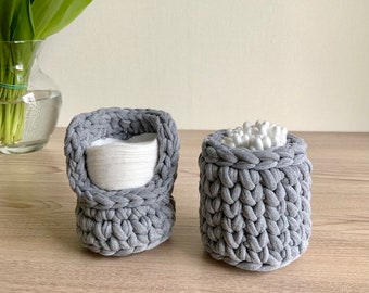 Set of 2 Crochet small baskets for bathroom shelf, round baskets for cosmetics, storage for bathroom