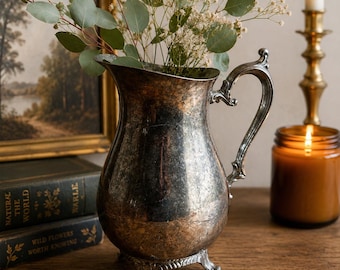 pichet vintage WM Rogers en métal argenté | Pichet à eau en métal argenté sur pied | Vase à anse orné