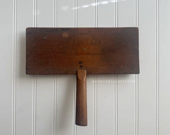 Cepillo antiguo para cardar lana / Herramienta textil rústica de granja / Decoración rústica de arte textil