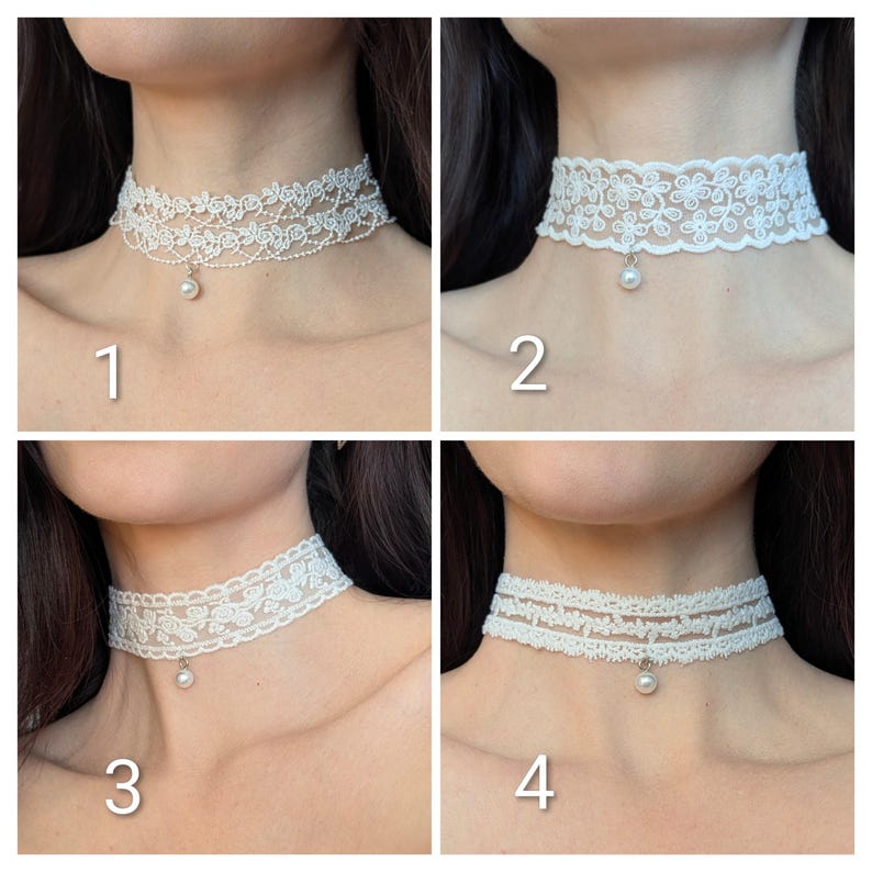 Pu&ograve; includere: Sono mostrati quattro choker in pizzo bianco con diversi design. Ogni choker ha un motivo unico, tra cui stili floreali e a strati. Ogni choker ha un piccolo pendente a perla. I choker sono numerati da 1 a 4.