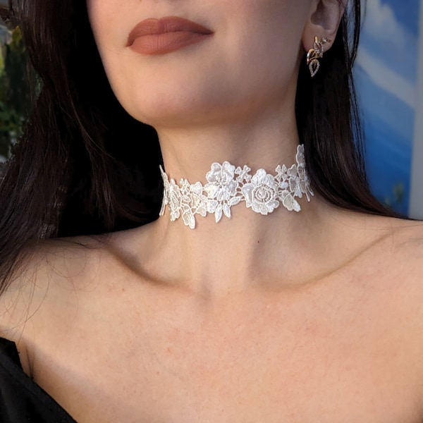 White Roses Vine Lace Choker Necklace