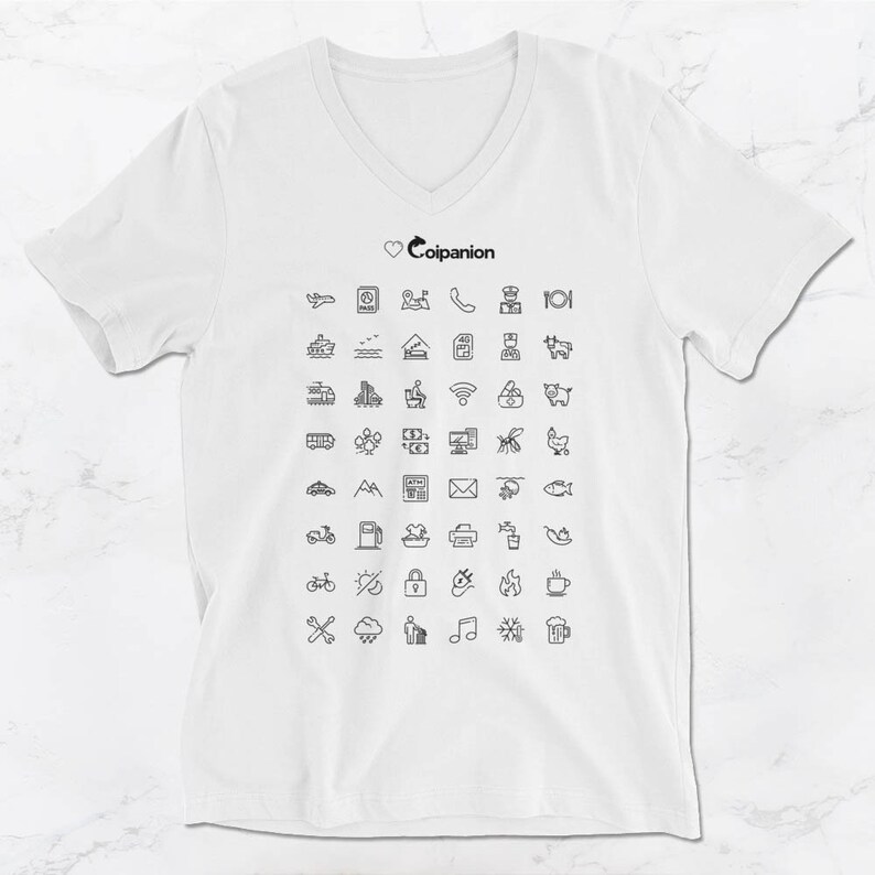 以下が含まれることがあります： 白地にVネックのTシャツ。黒いハートと「Coipanian」という文字が前面にプリントされています。シャツには、48個の白黒のアイコンがグリッド状に並んでいます。
