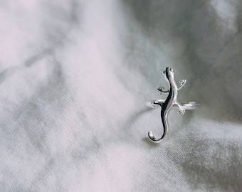 Ohrklemme mit kleinem Gecko,925 Sterling Silber,Ohr-Climber Damen,Gecko Schmuck,Geschenk für Sie,Ohrschmuck silber,Charity