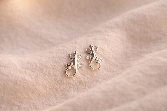 Gecko stud earrings, 925 sterling silver, small stud earrings, birthday gift, silver stud earrings, gift for her