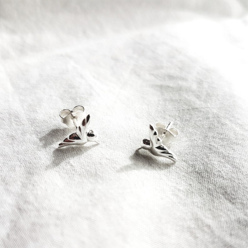 Boucles d'oreilles clous colibri 925 argent sterling, petites boucles d'oreilles clous, boucle d'oreille en argent 925, cadeau d'anniversaire, boucles d'oreilles clous en argent, cadeau pour elle, image 4