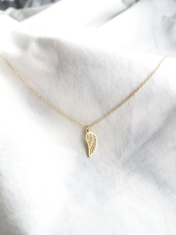 Necklace with small wing, 18k gold plating, gift for woman, 925 sterling silver, gold jewelry, protective symbol, angel wings, luck