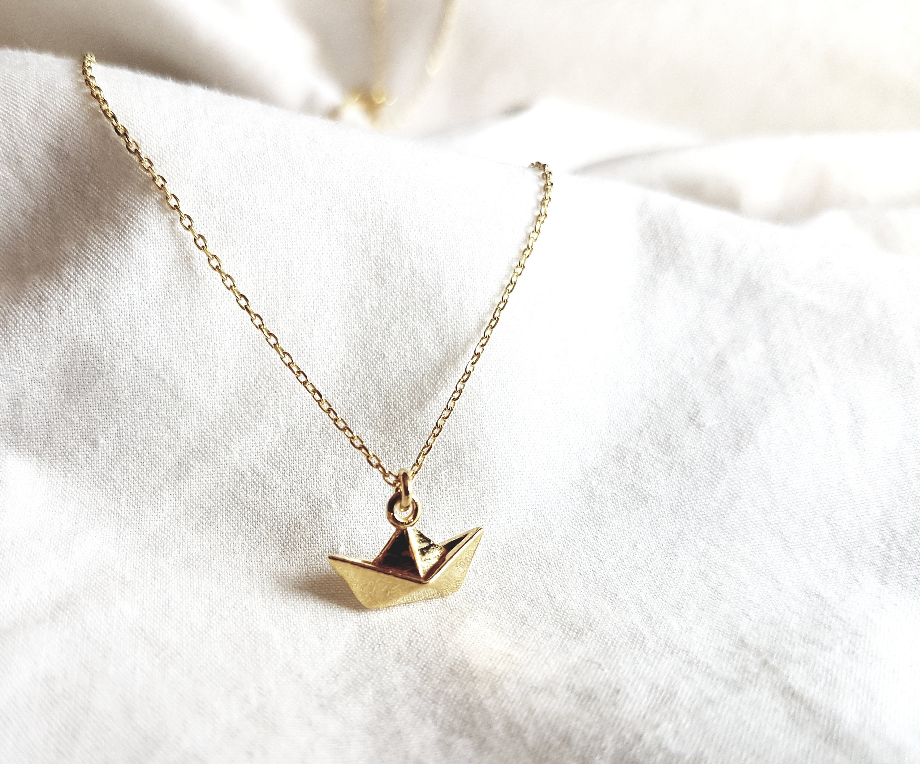 Gold hotsell boat pendant