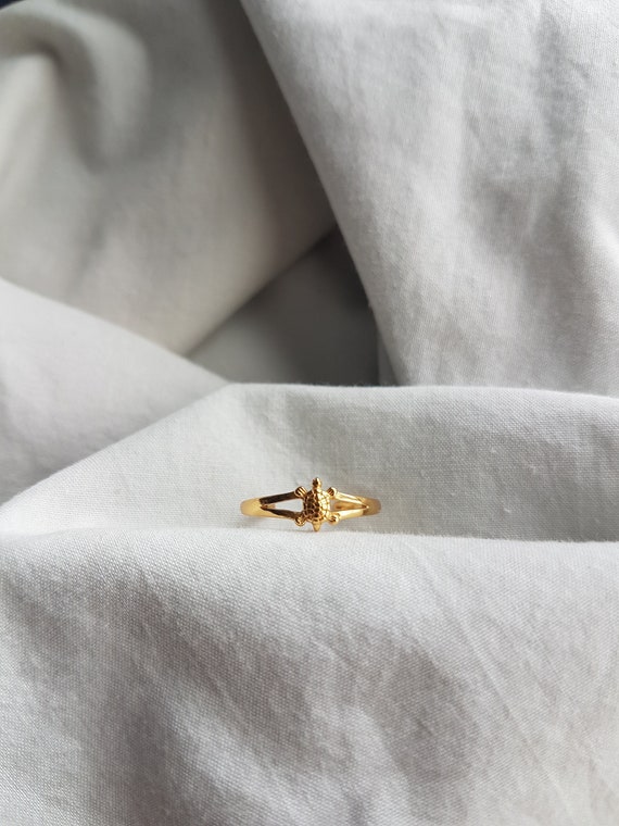 Toe ring with turtle, 925 sterling silver, 24k gold plated, foot jewelry, gift for her, beach jewelry, summer jewelry, charity