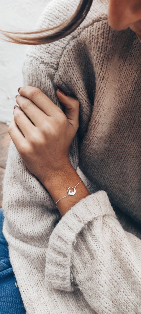 Delicate 925 sterling silver bracelet with waves - gift for women - surf jewelry - ocean inspired gift - minimalist