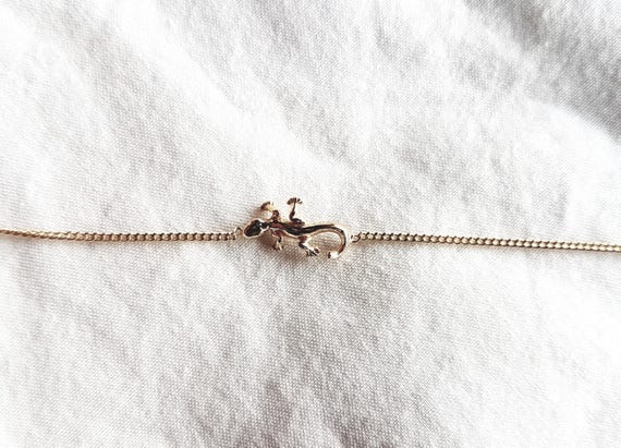 Delicate bracelet with small gecko, 24k gold plated, birthday gift for woman, ladies bracelet, gecco pendant, birthday daughter, gift for woman