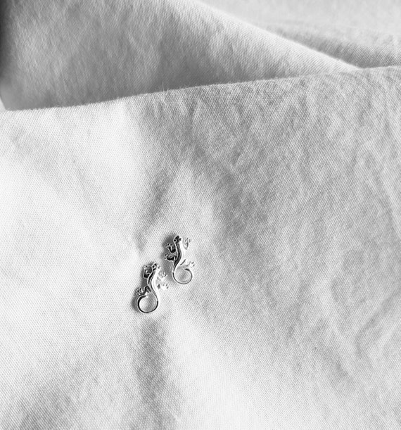 Stud earrings with gecko 925 sterling silver, small stud earrings, birthday gift, silver stud earrings, gift for her