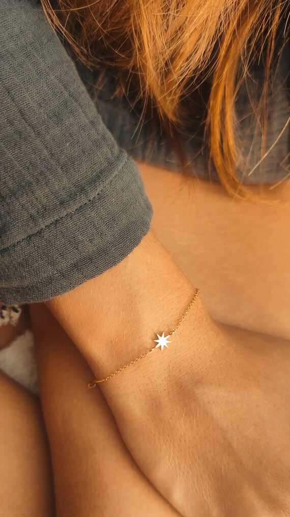 Delicate star bracelet, 24k gold plated, gift for woman, ladies bracelet, star pendant, birthday daughter, gift for woman, gold jewelry