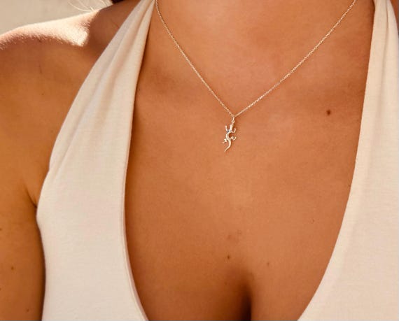 gecko necklace 925 sterling silver - minimalist jewelry for women - gift for her - nature inspired