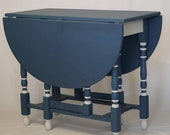 Drop leaf table