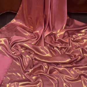1 m altrosa/gold schimmernder Satin-Kleiderstoff, 147,3 cm breit