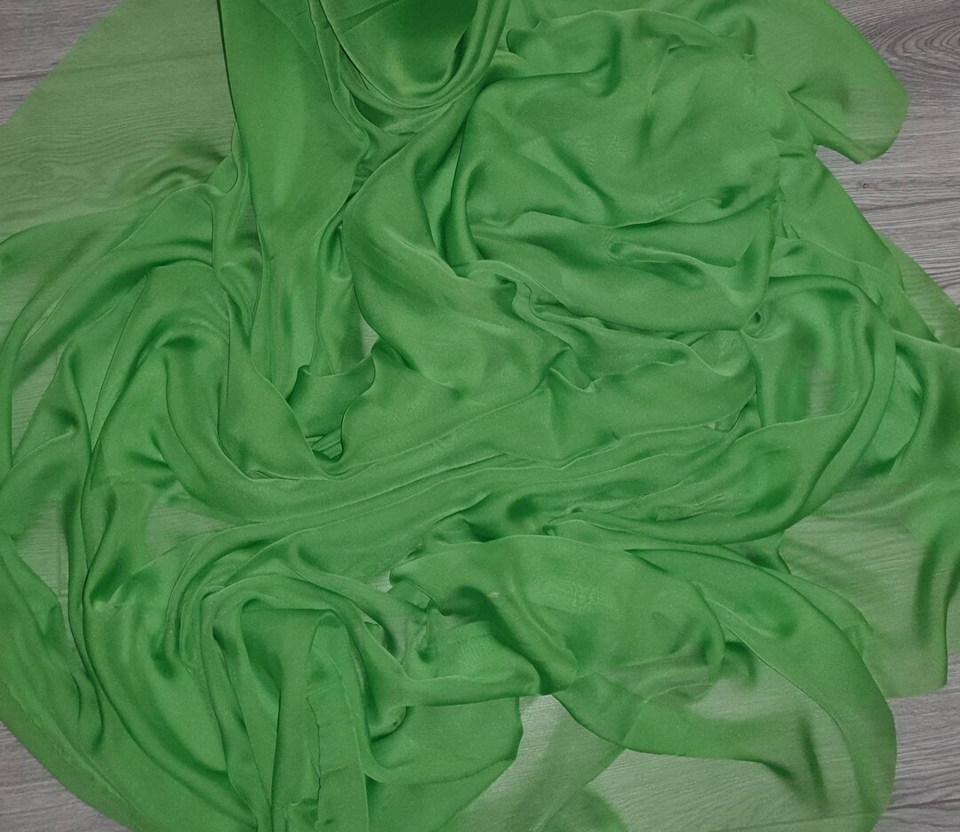 1m Green Print Cationic Polyester Chiffon Dress Fabric 58