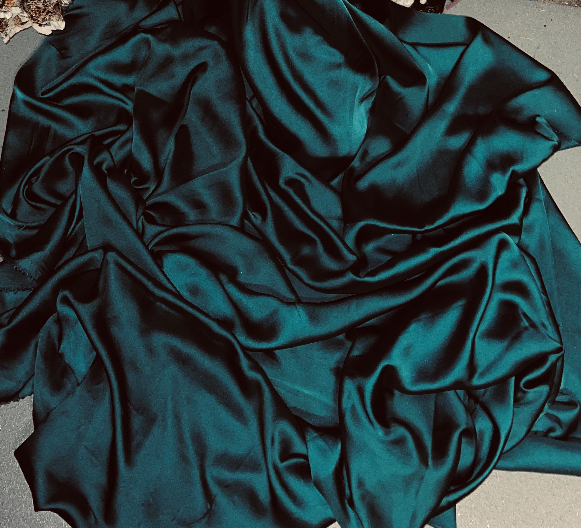 1m charmeuse  smooth satin bright forest green colour dress fabric 58" wide