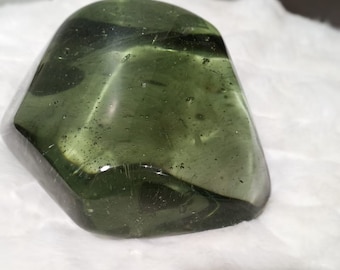 黄緑色のアンダラ火山クリスタルガラス原石 2.5kg - Etsy 日本