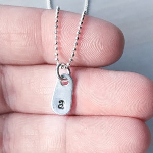 Collar de letra inicial personalizado