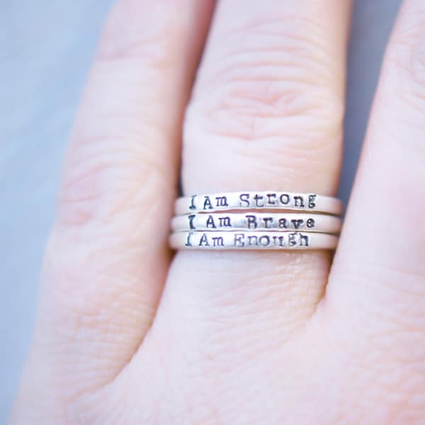 Conjunto de Anéis com Mantras em Prata de Lei: Afirmações Positivas, Joias para Autoestima e Presente