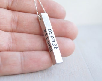 Collar de regalo para el 16.º cumpleaños de mi hija con la frase "Soy lo suficientemente fuerte y valiente".