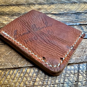 Cartera de cuero con forma de guante de béisbol de Ernie Banks - Cartera minimalista plegable de cuero Horween