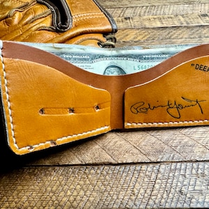 Billetera plegable de cuero con forma de guante de béisbol de Robin Yount - Billetera minimalista recuperada con forma de guante de béisbol - Cerveceros de Milwaukee - Regalos para él