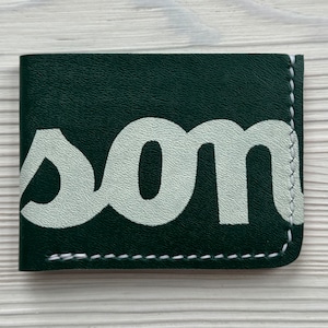 Wilson Tennis Racket Cover Bifold Wallet - Verde y Blanco - Cartera de tenis minimalista recuperada - Wilson Tennis Glove Wallet - Regalos para él
