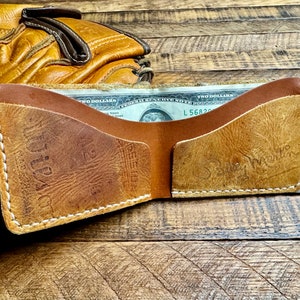 Billetera plegable de cuero con forma de guante de béisbol de Billy Martin - Billetera minimalista recuperada con forma de guante de béisbol - Yankees de Nueva York - Regalos para él