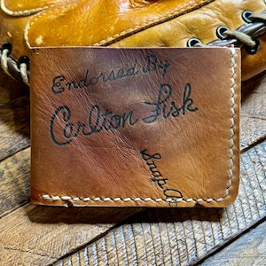Cartera plegable de cuero con forma de guante de béisbol de Carlton Fisk - Cartera minimalista recuperada con forma de guante de béisbol - Boston Red Sox White Sox - Regalos para él