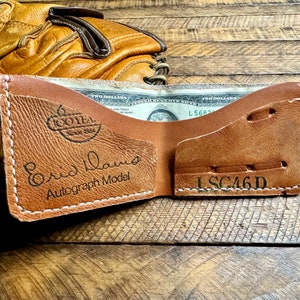 Cartera plegable de cuero con forma de guante de béisbol de Eric Davis - Cartera minimalista recuperada con forma de guante de béisbol - Cincinnati Reds - Receptor - Regalos para él