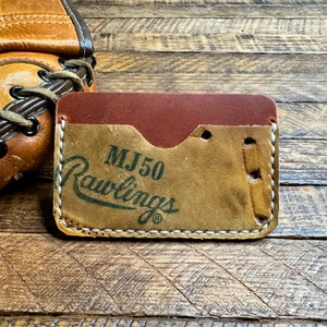 Cartera minimalista de cuero con forma de guante de béisbol y logotipo de Rawlings - Regalos para él - Estuche para tarjetas - MLB - Rawlings - Tarjetero - Cuero Horween