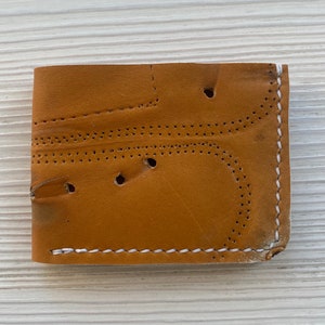 Dale Murphy Baseball Glove Leather Bifold Wallet - Reclaimed Minimalist Baseball Glove Wallet - Atlanta Braves - Gifts for Him