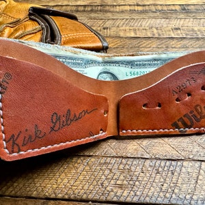 Billetera plegable de cuero con forma de guante de béisbol de Kirk Gibson - Billetera minimalista recuperada con forma de guante de béisbol - Dodgers Tigers - Regalos para él