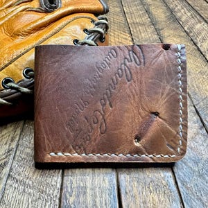 Cartera plegable de cuero con forma de guante de béisbol de Orlando Cepeda - Cartera minimalista recuperada con forma de guante de béisbol - Regalo de los Gigantes de San Francisco para él