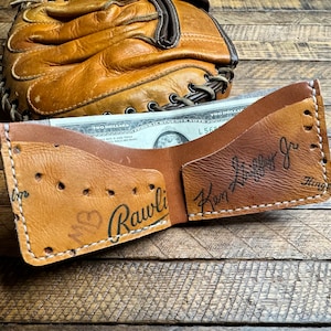 Cartera plegable de cuero con forma de guante de béisbol de Ken Griffey Jr. - Cartera minimalista recuperada con forma de guante de béisbol - Seattle Mariners Red - Regalos para él