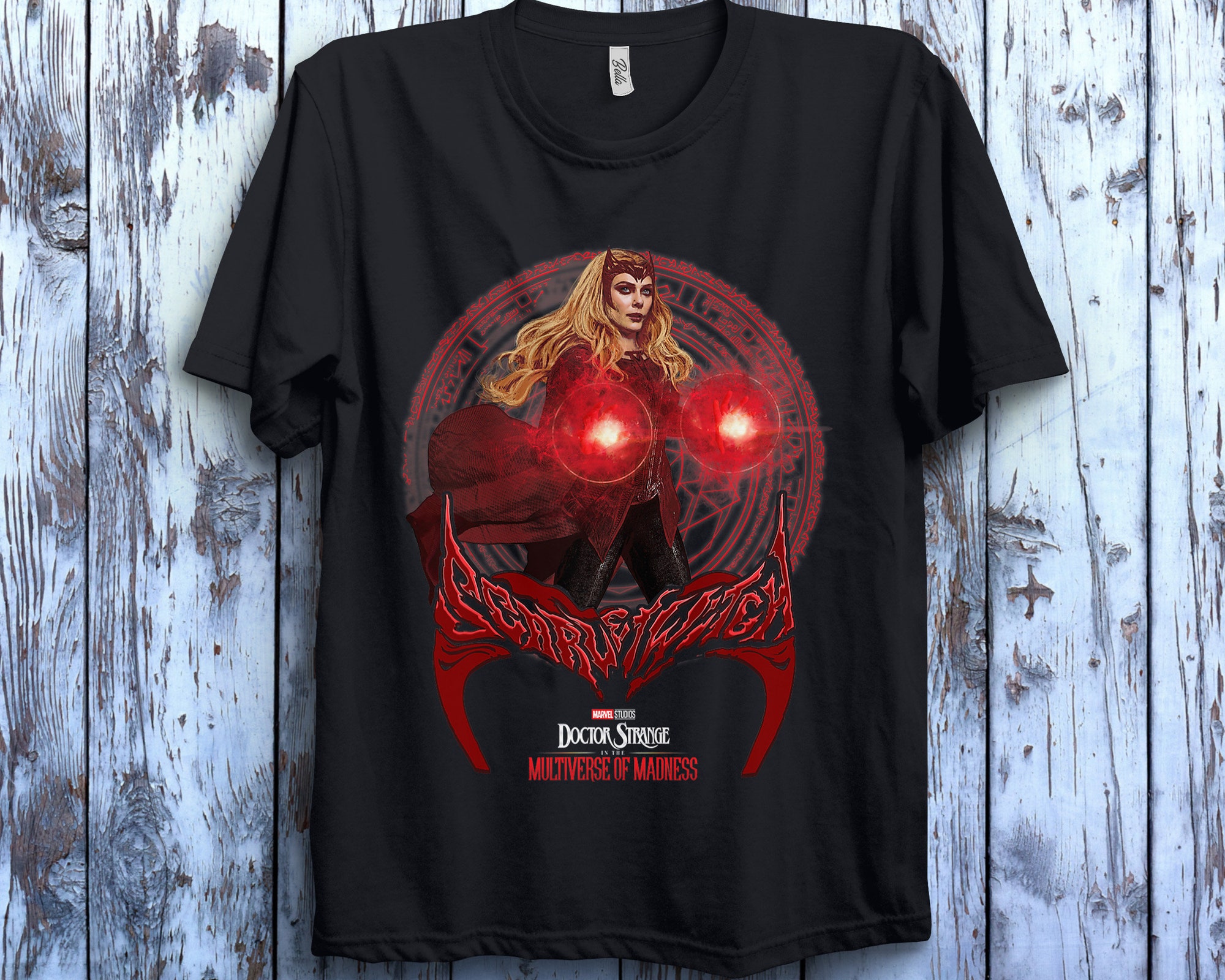 Discover Marvel Doctor Strange Scarlet Hexe Im Multiversum des Wahnsinns geometrisches Poster T-Shirt