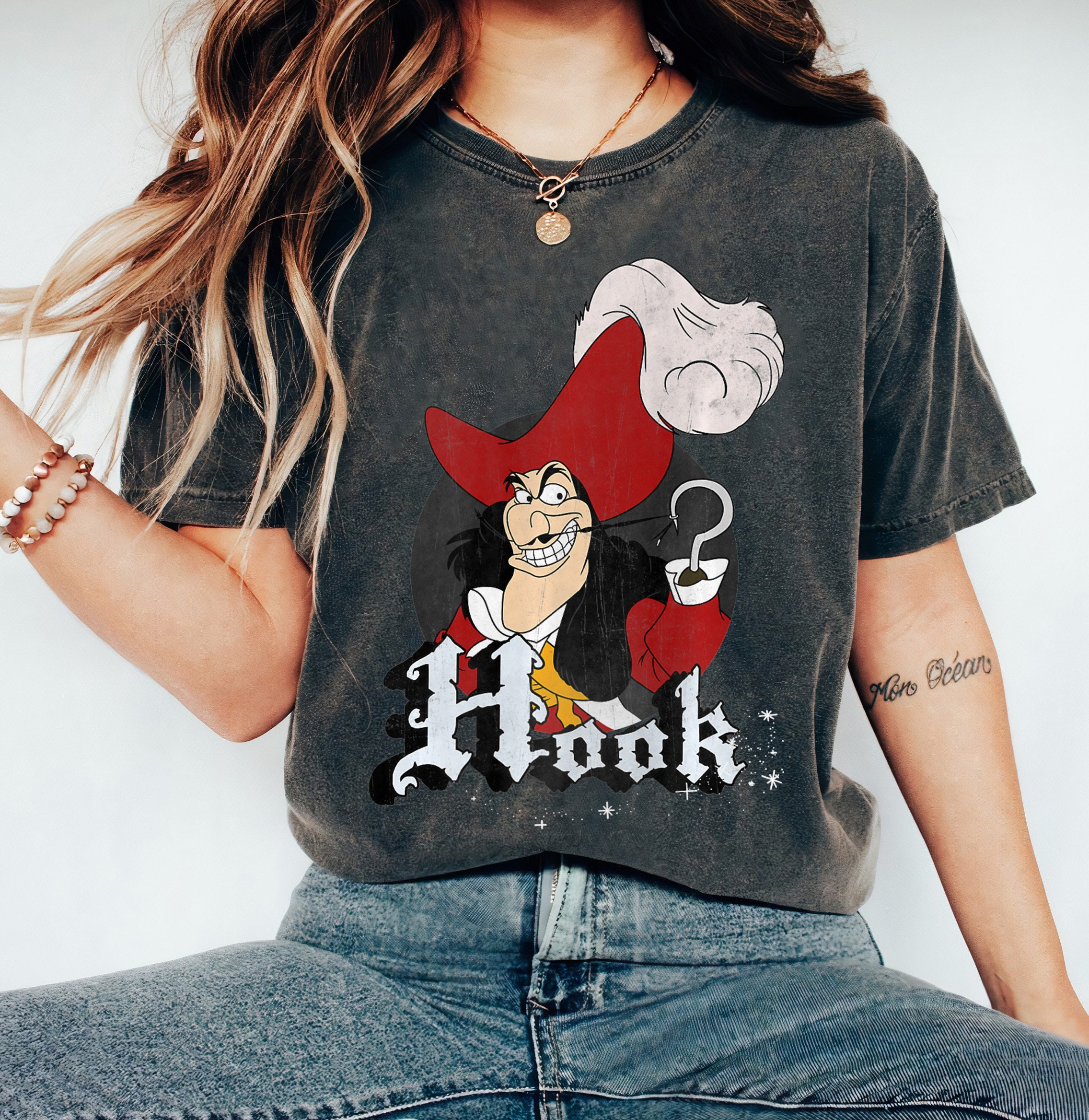 Retro Disney Villains Captain Hook 90s Portrait T-shirt, Peter Pan