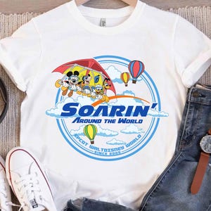 ヴィンテージ ソアリン アラウンド ザ ワールド ミッキーと仲間たち T シャツ、ディズニー ライド エプコット センター シャツ、ディズニーランド ファミリー マッチング グループ T シャツ、マジック T シャツ