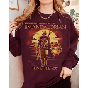 Camiseta de Star Wars: El Mandaloriano y Baby Yoda, camiseta de El Mandaloriano y Grogu, camisetas familiares a juego de Disneyland, camiseta a juego de El Mandaloriano imagen 4