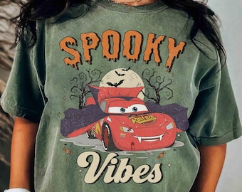 Vintage Disney Halloween Bilar Lightning McQueen Spooky Vibes-tröja, Spöklik ballongpumpa Halloween, Disneyland Halloween matchande tröja