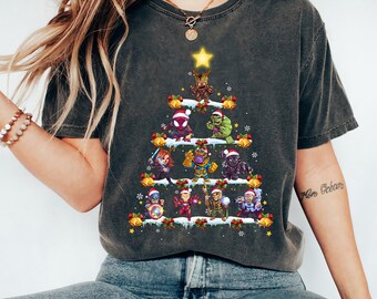 マーベル アベンジャーズ クリスマスツリー ホリデー T シャツ、マーベル クリスマス ギフト スウェットシャツ、ディズニーランド クリスマス マッチング ファミリー シャツ