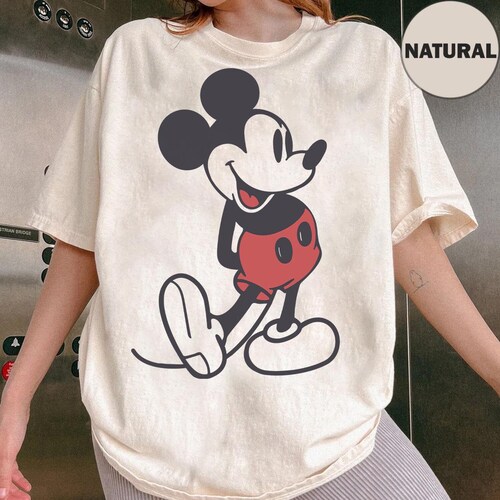 Camiseta con retrato vintage de Mickey Mouse de Disney y sus amigos, camiseta con pose clásica de Mickey, Minnie, Donald y Daisy, camiseta a juego familiar de Disneyland.