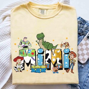 Camiseta personalizada com nome da Toy Story, camiseta personalizada da Disney Pixar Toy Story com Buzz, Woody e Jessie Rex, camiseta para pais e mães, camiseta infantil personalizada com nome. imagem 2