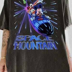 Shirt Disney Space Mountain, shirt Disney Mickey en vrienden Space Mountain, shirt Disney Mickey Donald Goofy, shirt Disneyland familie-uitstapje afbeelding 3