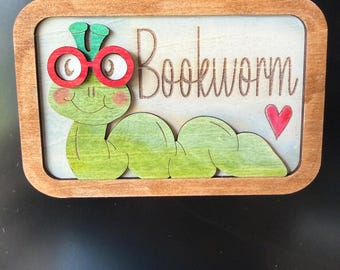 Book worm Magnet