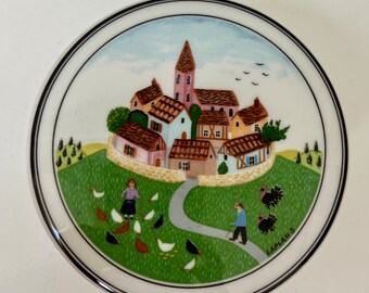 Villeroy & Boch lidded candy or jewellery box Naif diameter 10 centimeters